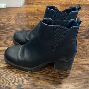 Women’s 6.5 Mia boots
